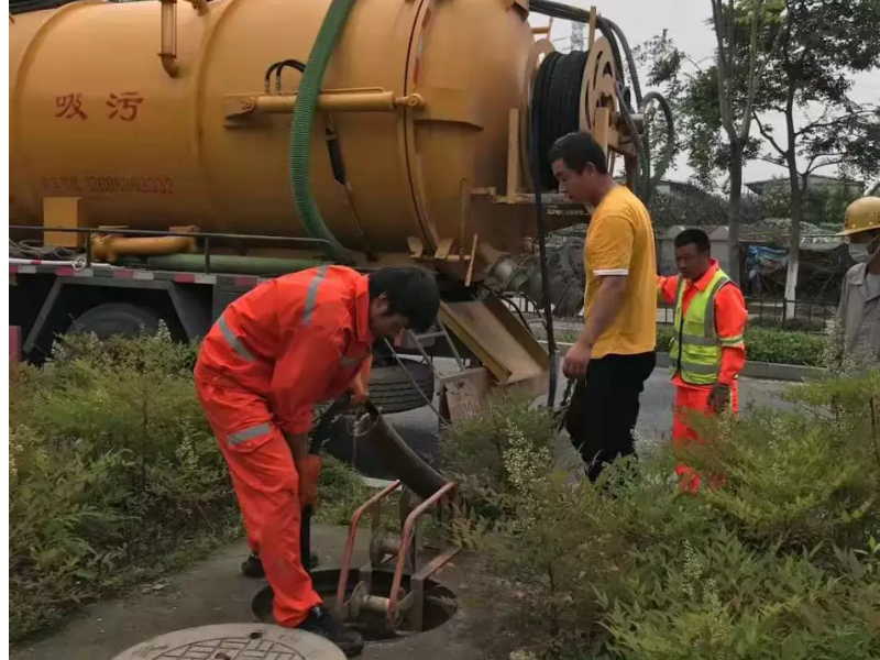 余杭区公司和睦支路，掏泥浆池马桶疏通